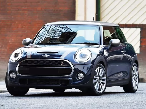 Dịch vụ thay Kính chắn gió xe Mini One tận nơi